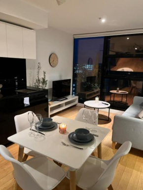Spacious apartment in the heart of Melbourne